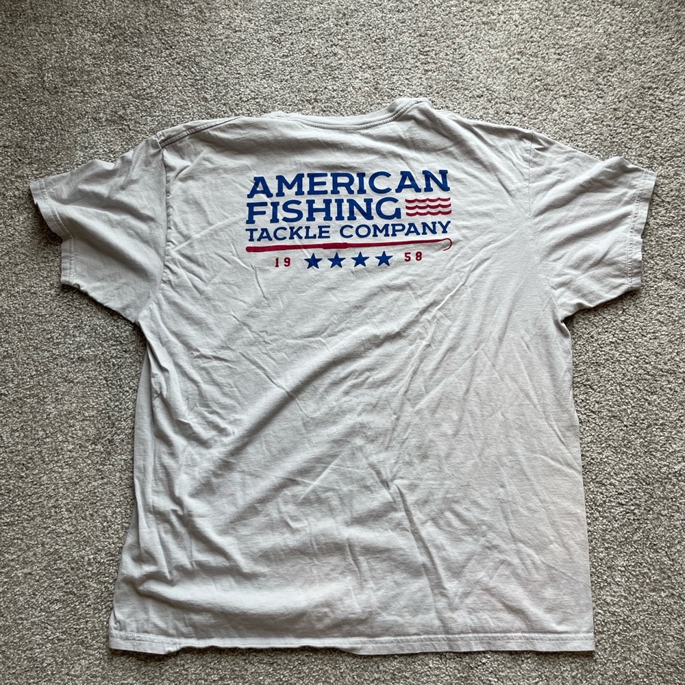 Men’s AFTCO Tshirt Size XL